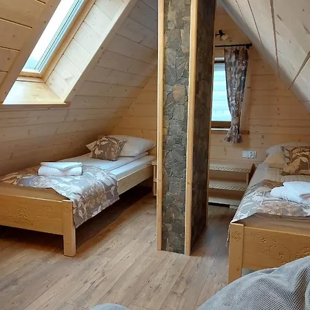 Goscinne Zych - *