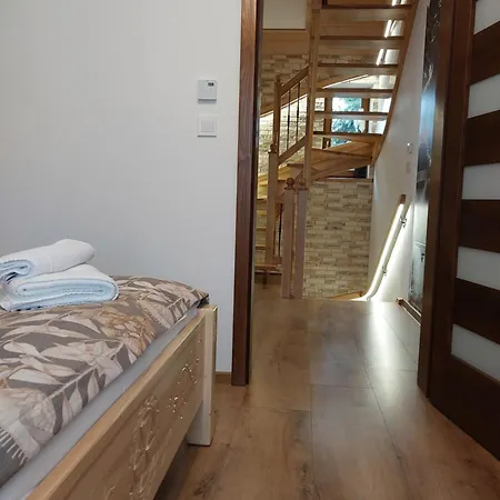 Goscinne Zych -